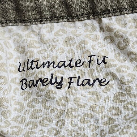 Chicos Platinum Womens Jeans 2 Short US 12 Brown Ultimate Fit Barely Flare 36x30 - Picture 11 of 11